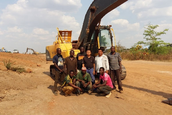 融世傑人在坦桑尼亞